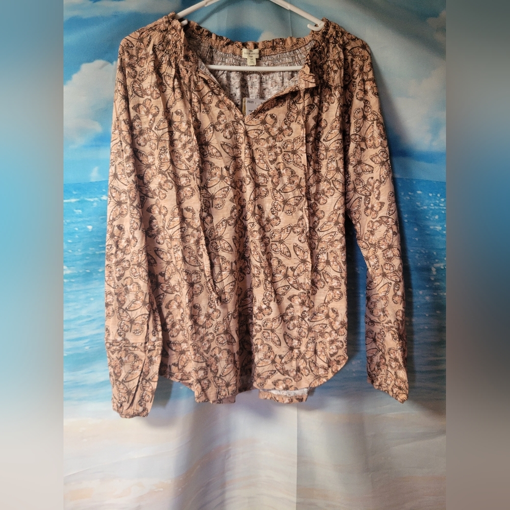 Mason & Belle NWT Size Medium Boho Flowy Butterfly Print Shirt